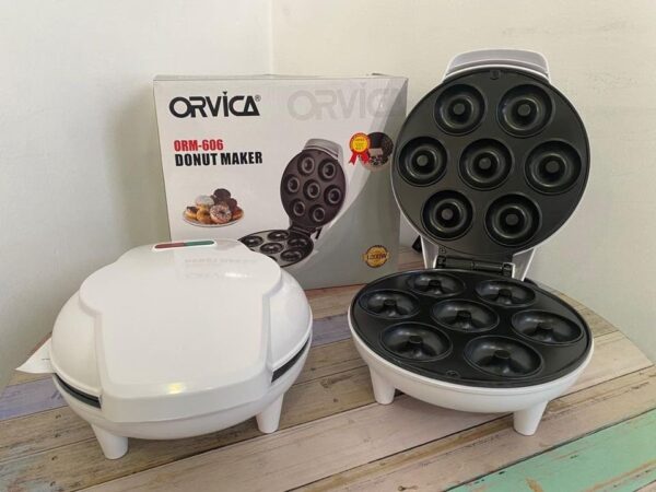Máquina para mini donas de 7 unidades en color compacto